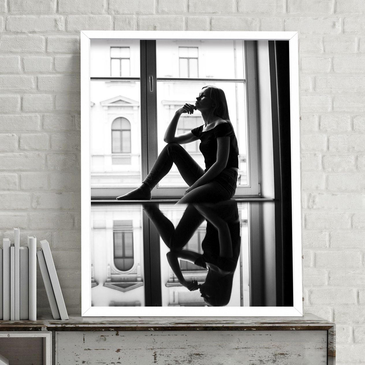 Постер "Девушка у окна"