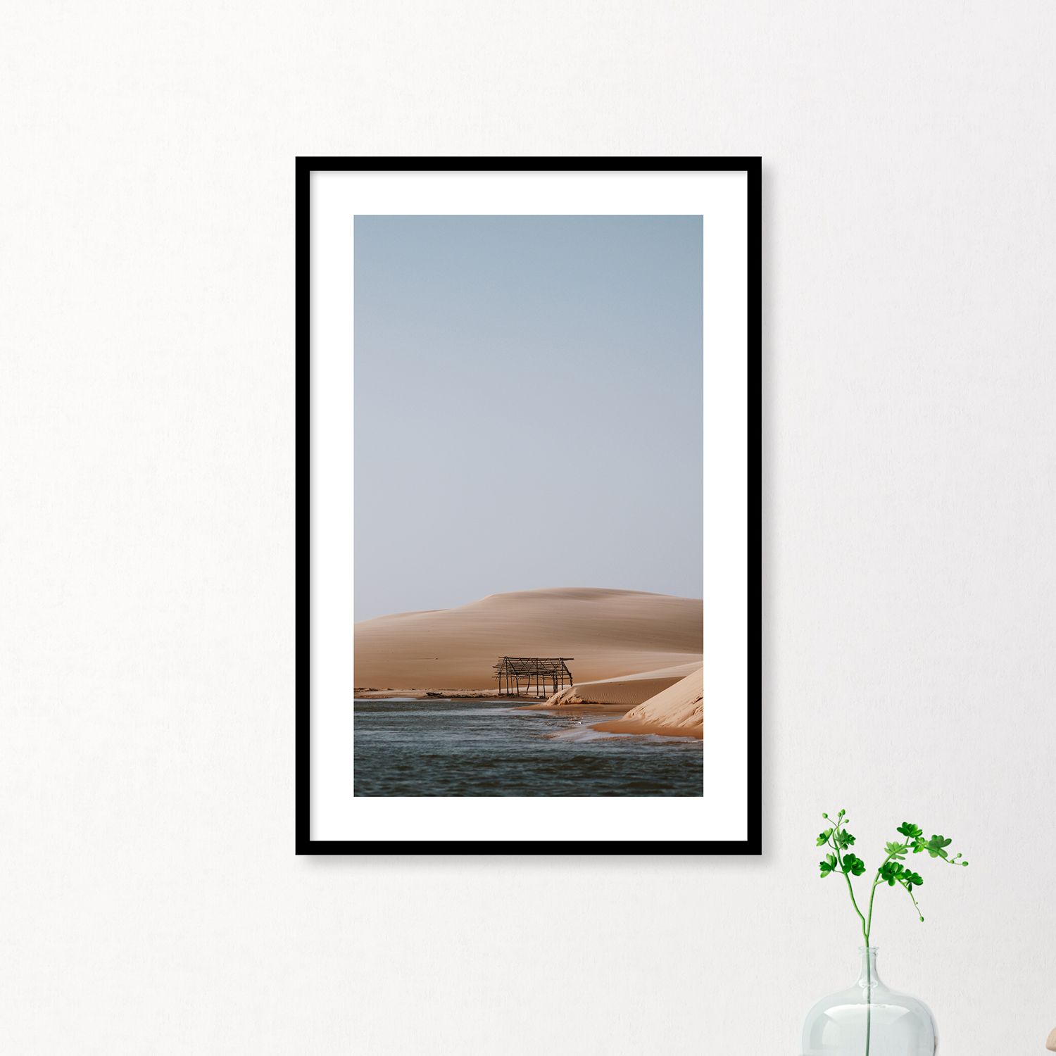Постер "Пустынный берег" Черный, Белый, Дерево A4 [21×30] , A3 [30x40], A2 [40x60]